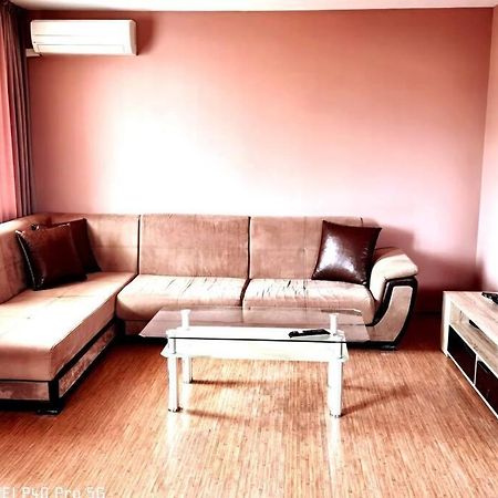 Апарт Хотел Мелани Plovdiv Ngoại thất bức ảnh