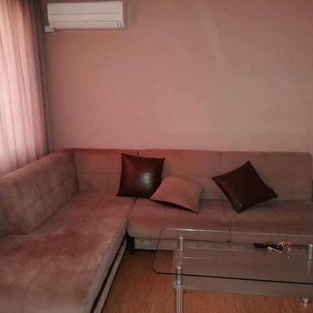 Апарт Хотел Мелани Plovdiv Ngoại thất bức ảnh