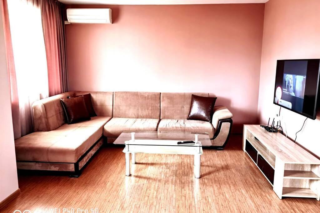 Апарт Хотел Мелани Plovdiv Ngoại thất bức ảnh