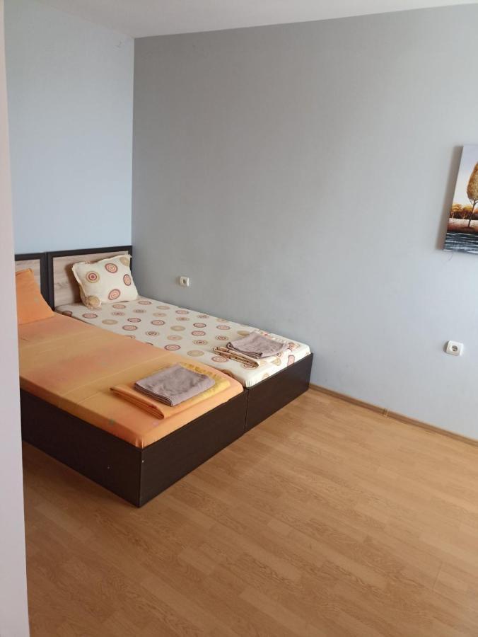 Апарт Хотел Мелани Plovdiv Ngoại thất bức ảnh