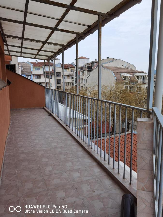 Апарт Хотел Мелани Plovdiv Ngoại thất bức ảnh