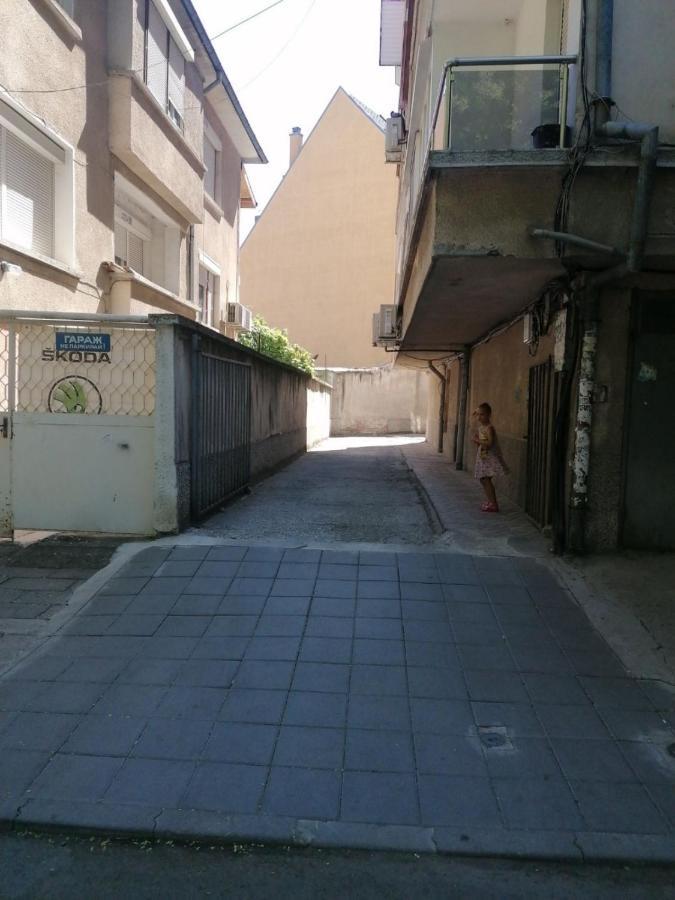 Апарт Хотел Мелани Plovdiv Ngoại thất bức ảnh