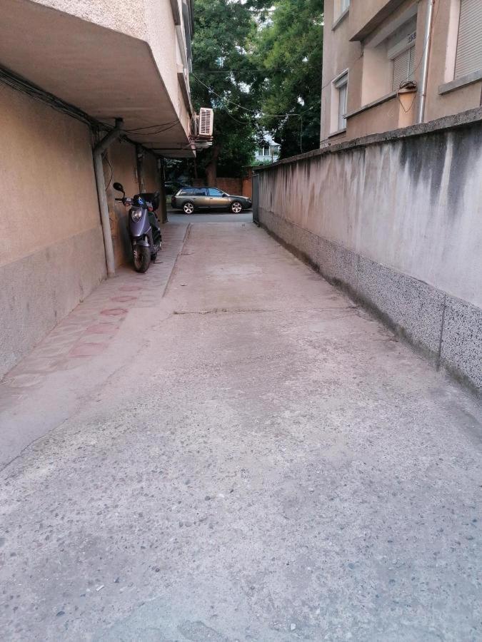 Апарт Хотел Мелани Plovdiv Ngoại thất bức ảnh